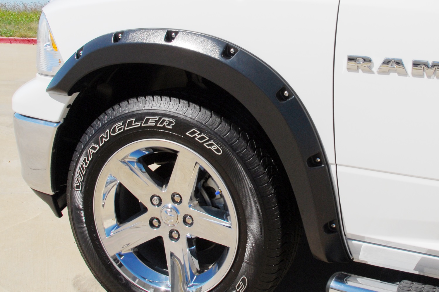 Lund RX205SA - RX-Rivet Style Fender Flares, 2-Piece Front, Fleetside