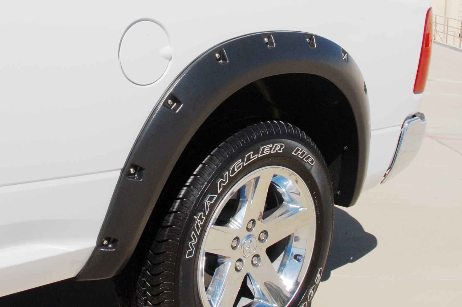 Lund RX205SB - RX-Rivet Style Fender Flares, 2-Piece Rear, Fleetside