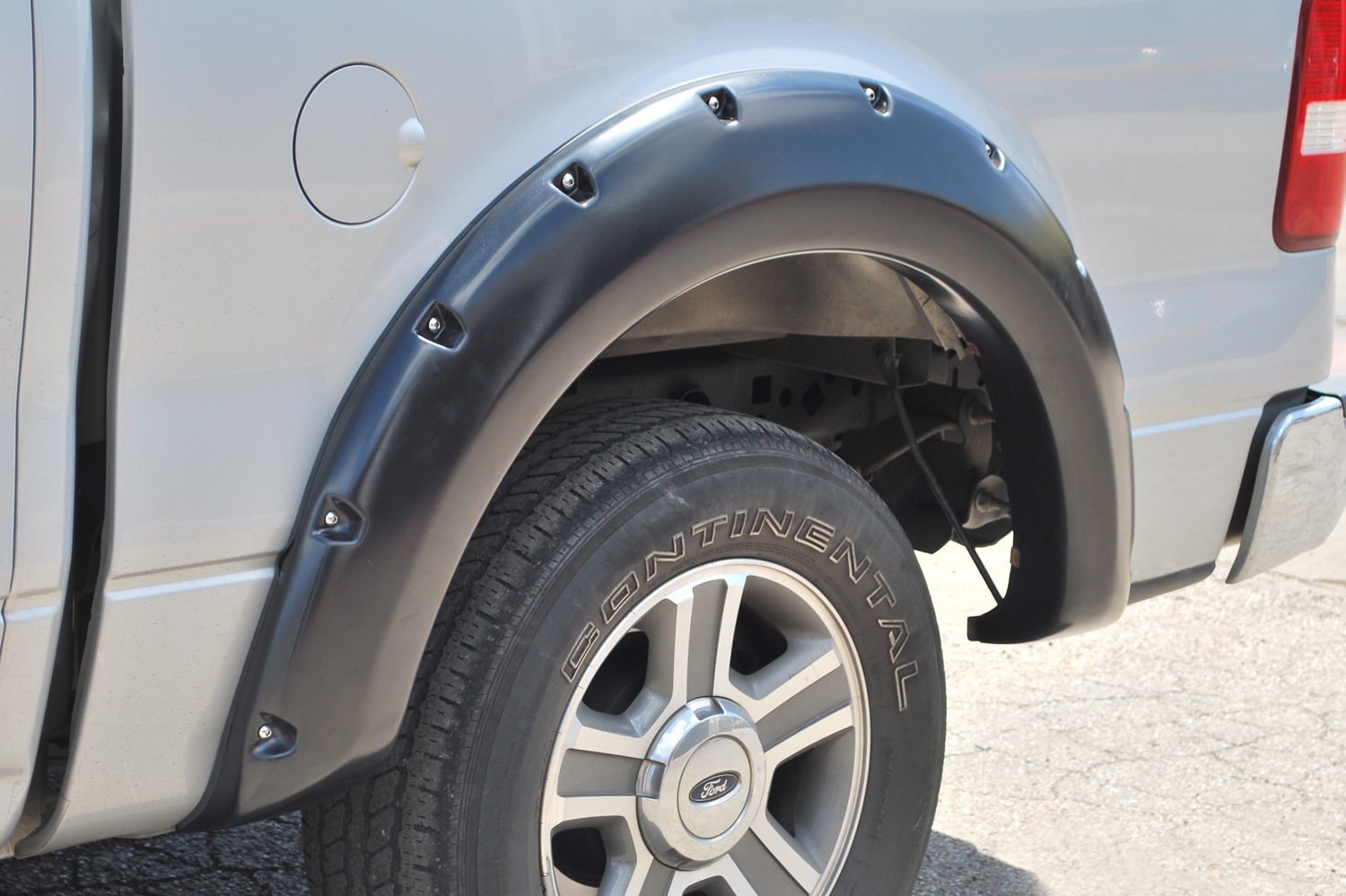 Lund RX310SB - RX-Rivet Style Fender Flares, 2-Piece Rear, Fleetside