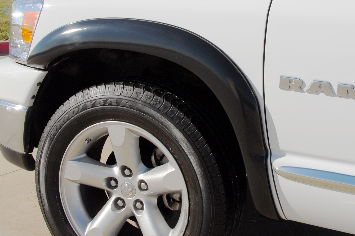 Lund SX203SA - SX-Sport Style Fender Flares, 2-Piece Front, Fleetside