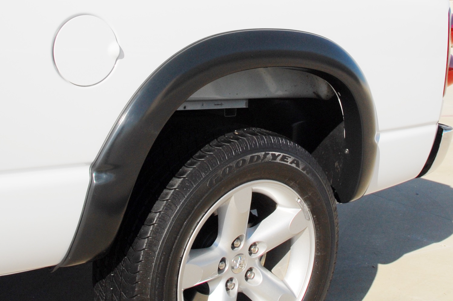 Lund RX131SB - RX-Rivet Style Fender Flares, 2-Piece Rear, Black