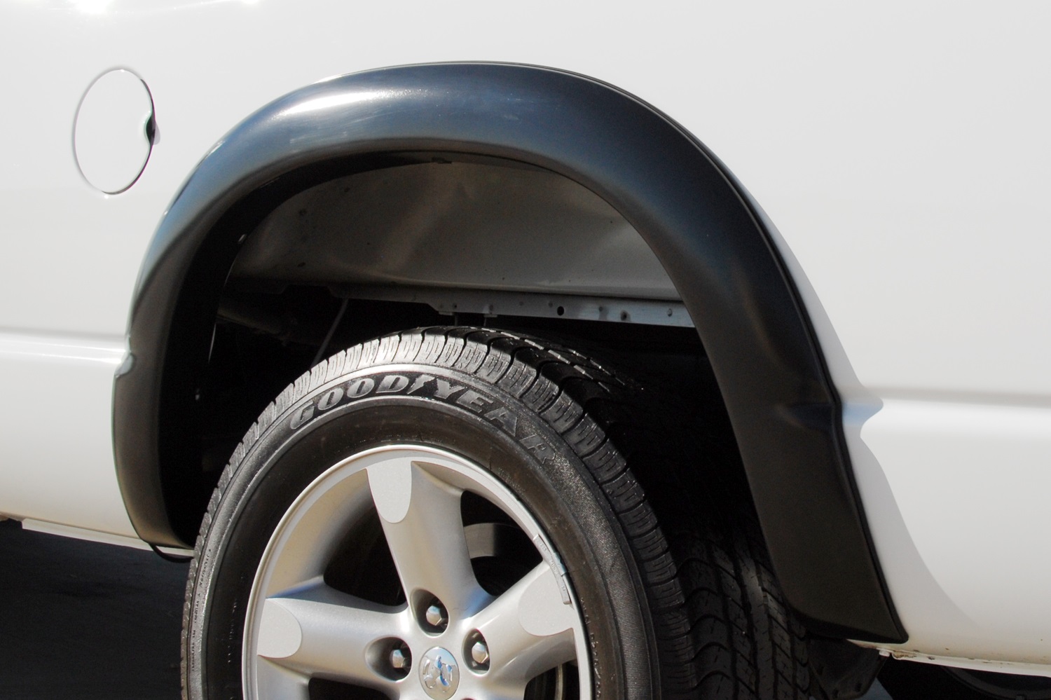 Lund SX120SB - SX-Sport Style Fender Flares, 2-Piece Rear, Black