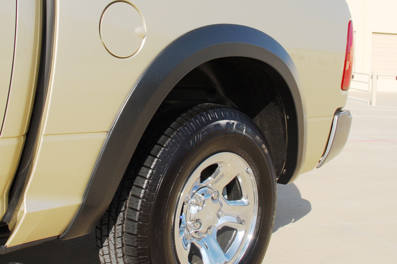 Lund SX204SB - SX-Sport Style Fender Flares, 2-Piece Rear, Black