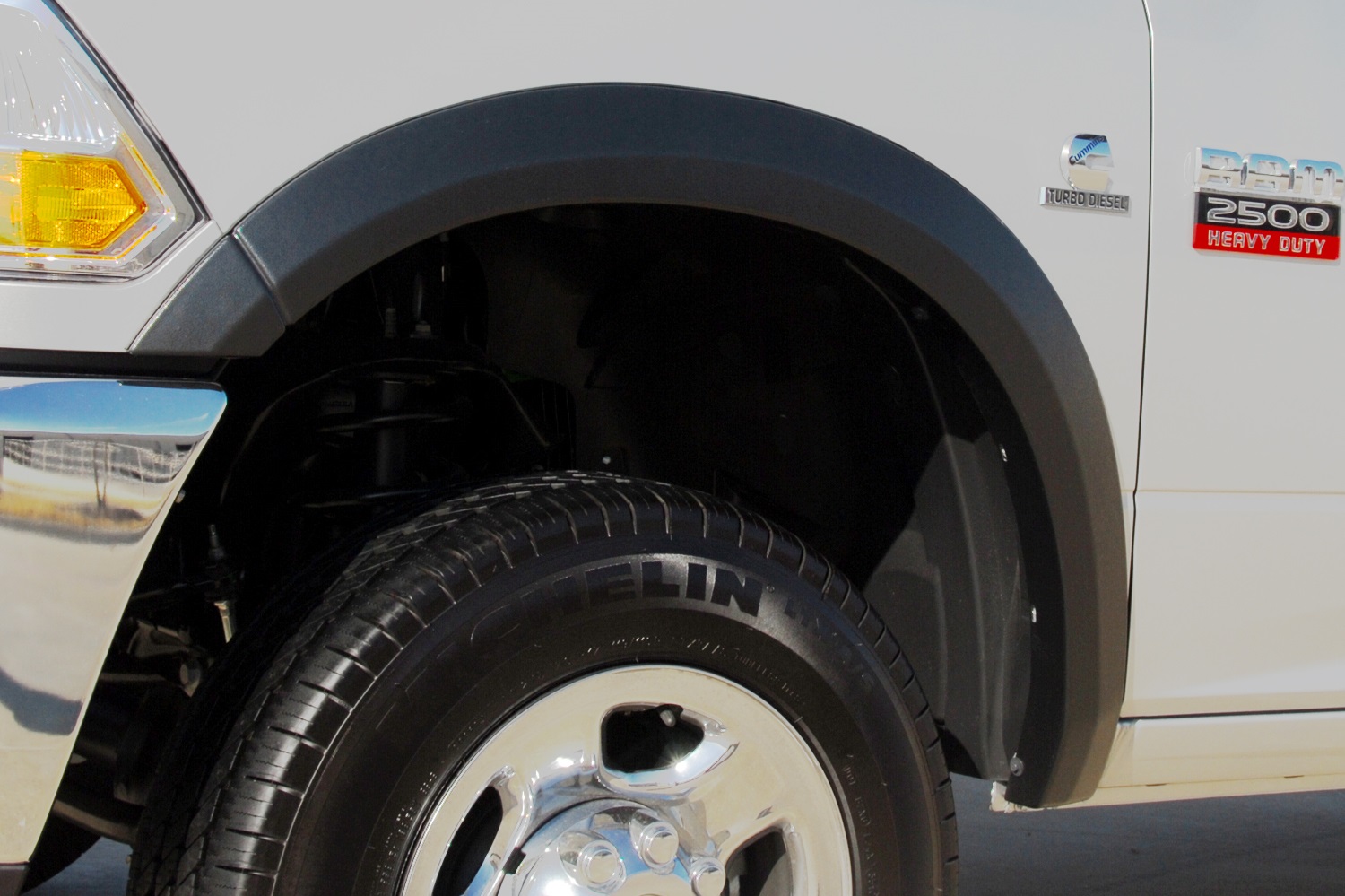 Lund SX205SA - SX-Sport Style Fender Flares, 2-Piece Front, Fleetside