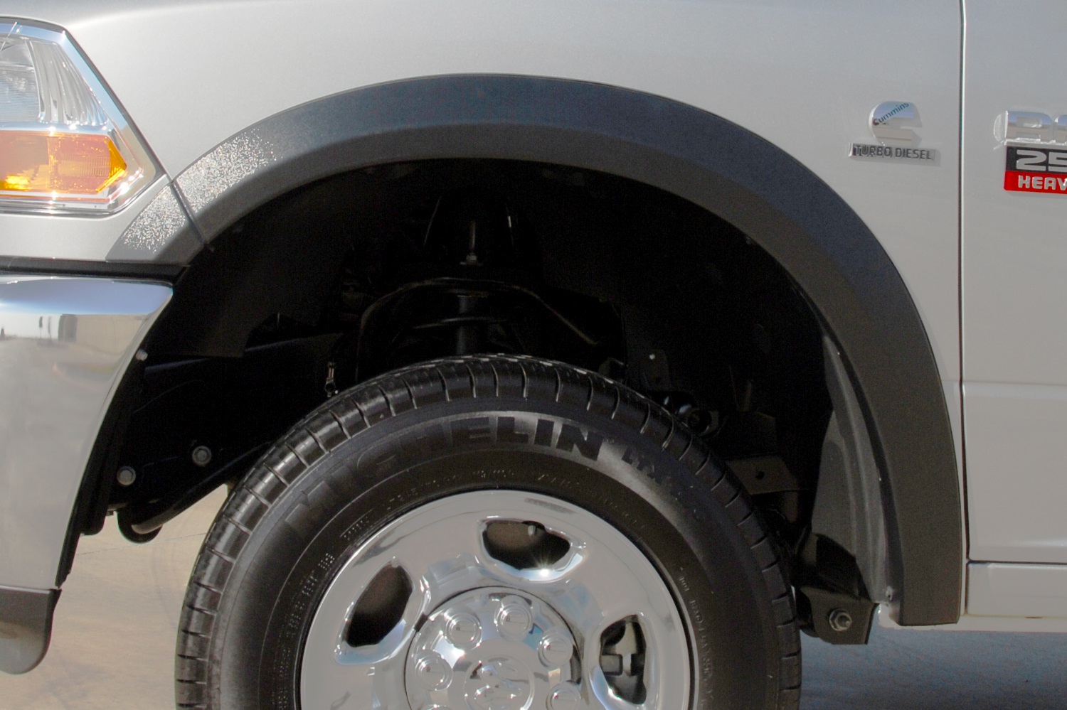 Lund SX205SA - SX-Sport Style Fender Flares, 2-Piece Front, Fleetside