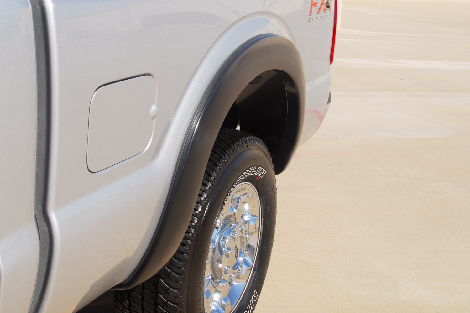 Lund SX314T - SX-Sport Style Fender Flares, 4-Piece Set, Fleetside