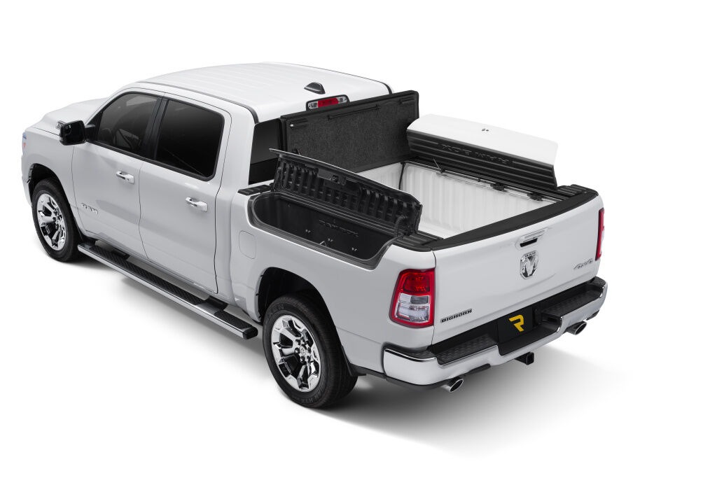 UnderCover UX32011 - Ultra Flex, 5'7" Bed, Black