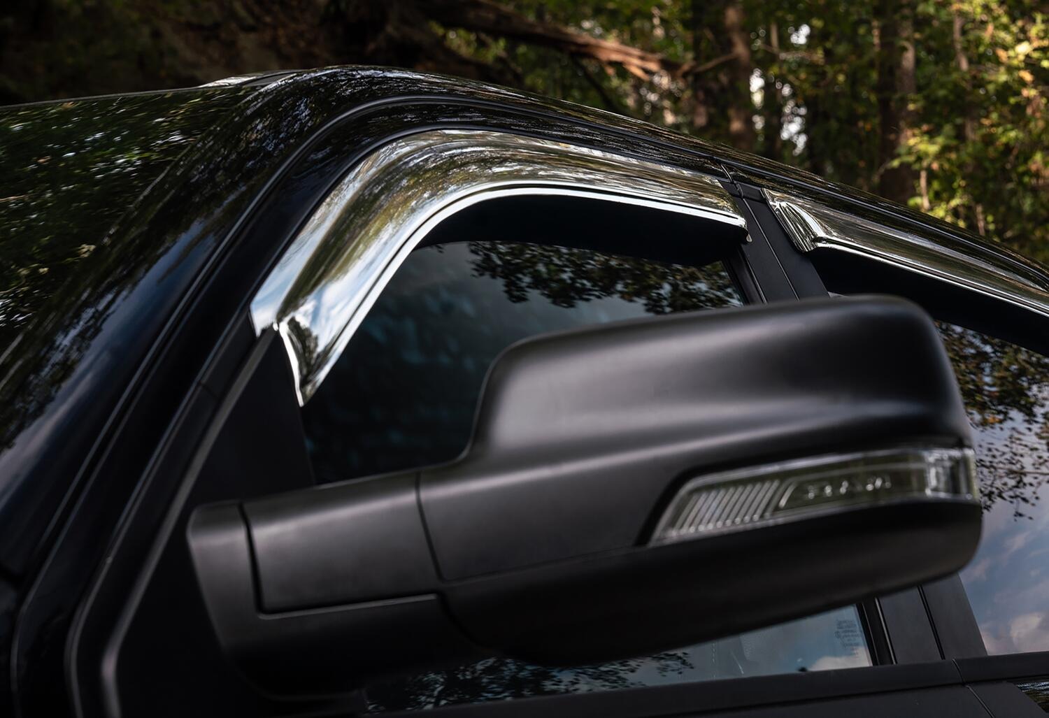 Auto Ventshade AVS 684383 - AVS Chrome Ventvisor, Outside Mount, Abs Thermoplastic
