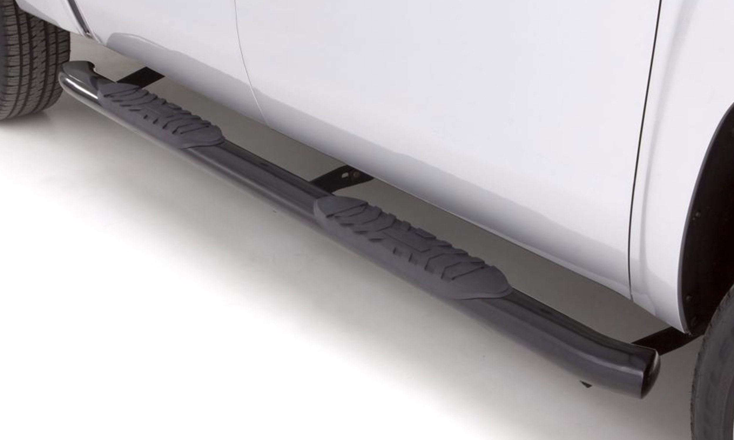 Lund 23475771 - 4" Oval Steps, 2-Piece Set, Crew Cab