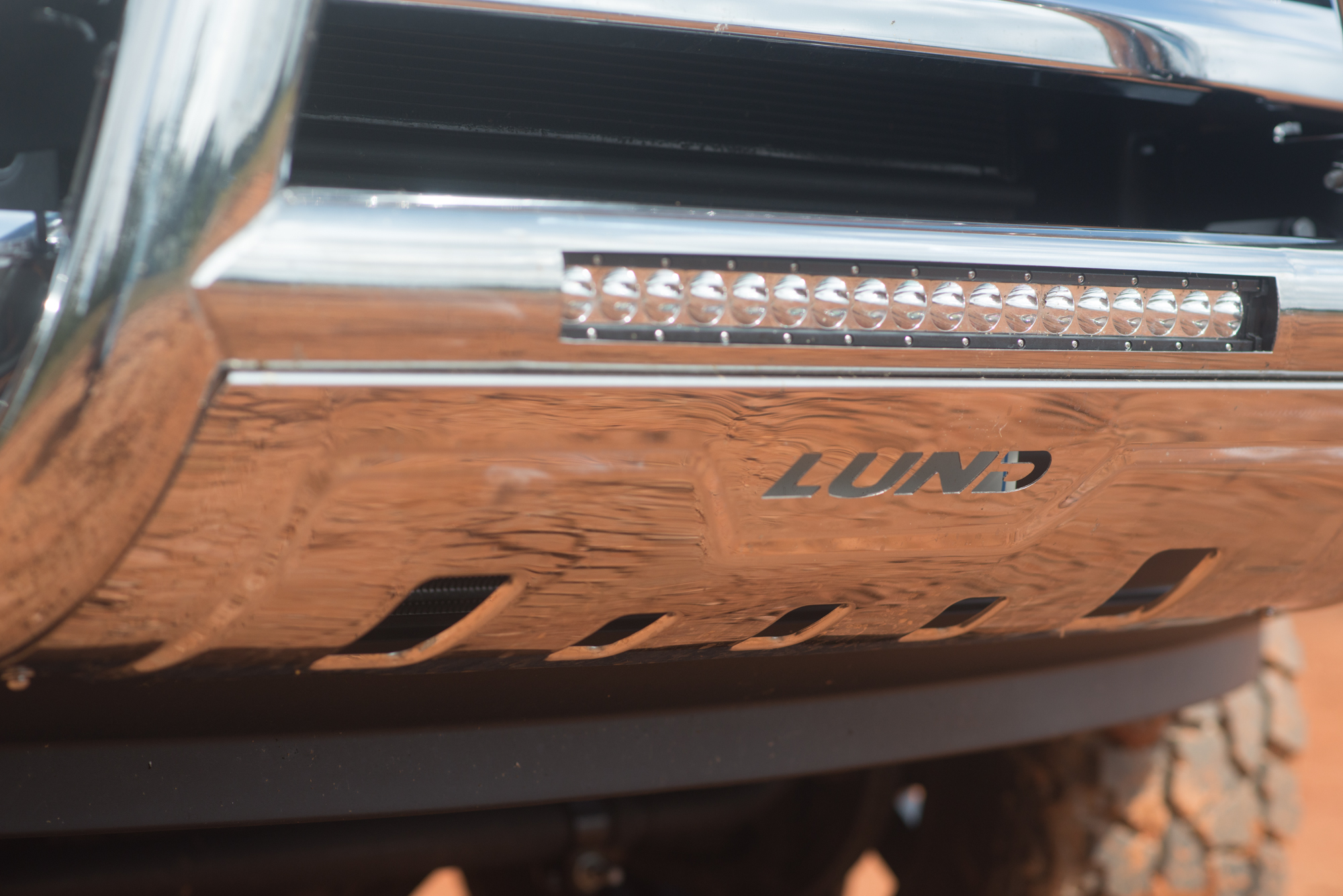 Lund 47021214 - Bull Bar with LED, Polished Stainless, Stainless Steel