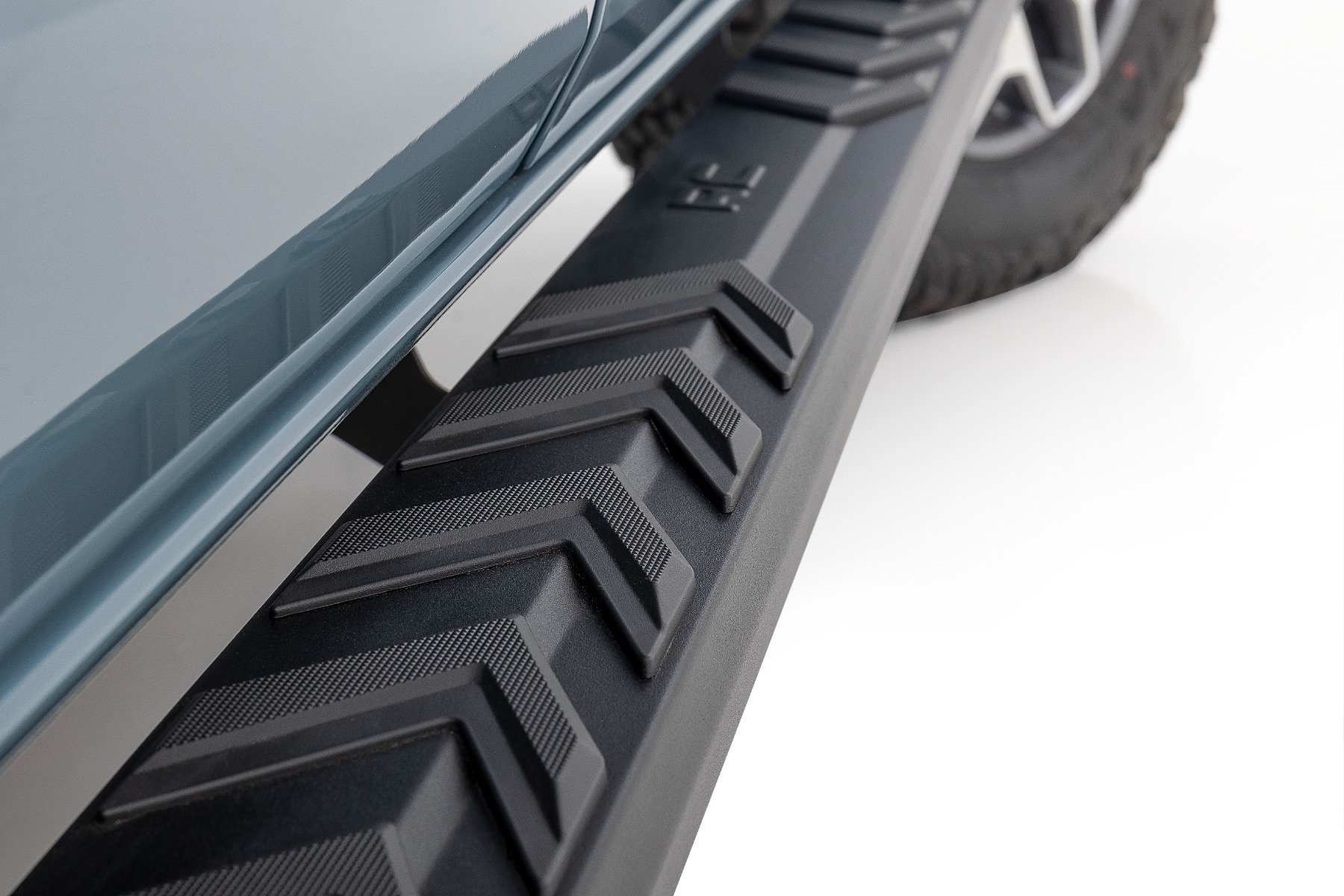 Rough Country 41007A - Running Boards & Steps
