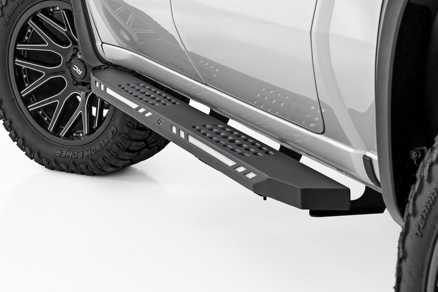 Rough Country 57007 - Running Boards & Steps, Crew Cab