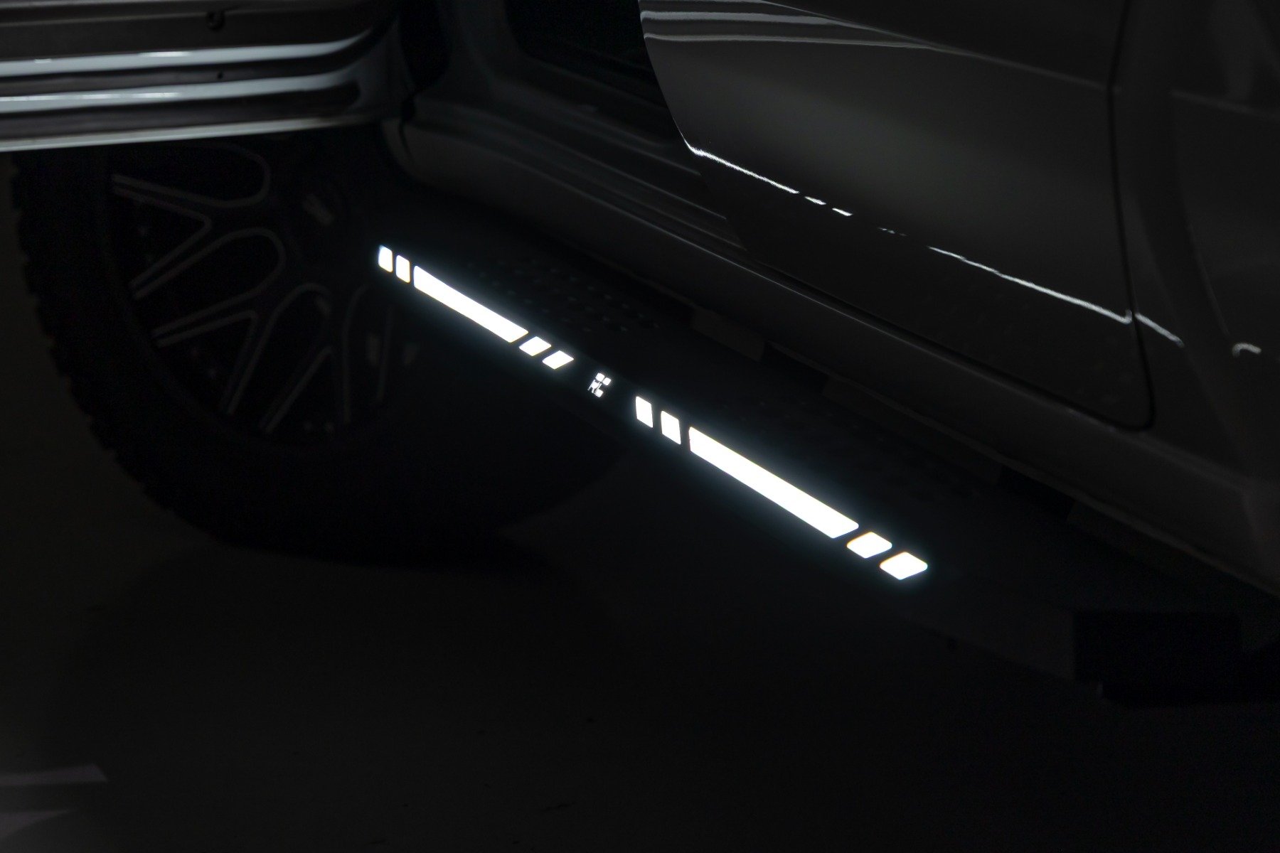 Rough Country 57007 - Running Boards & Steps, Crew Cab