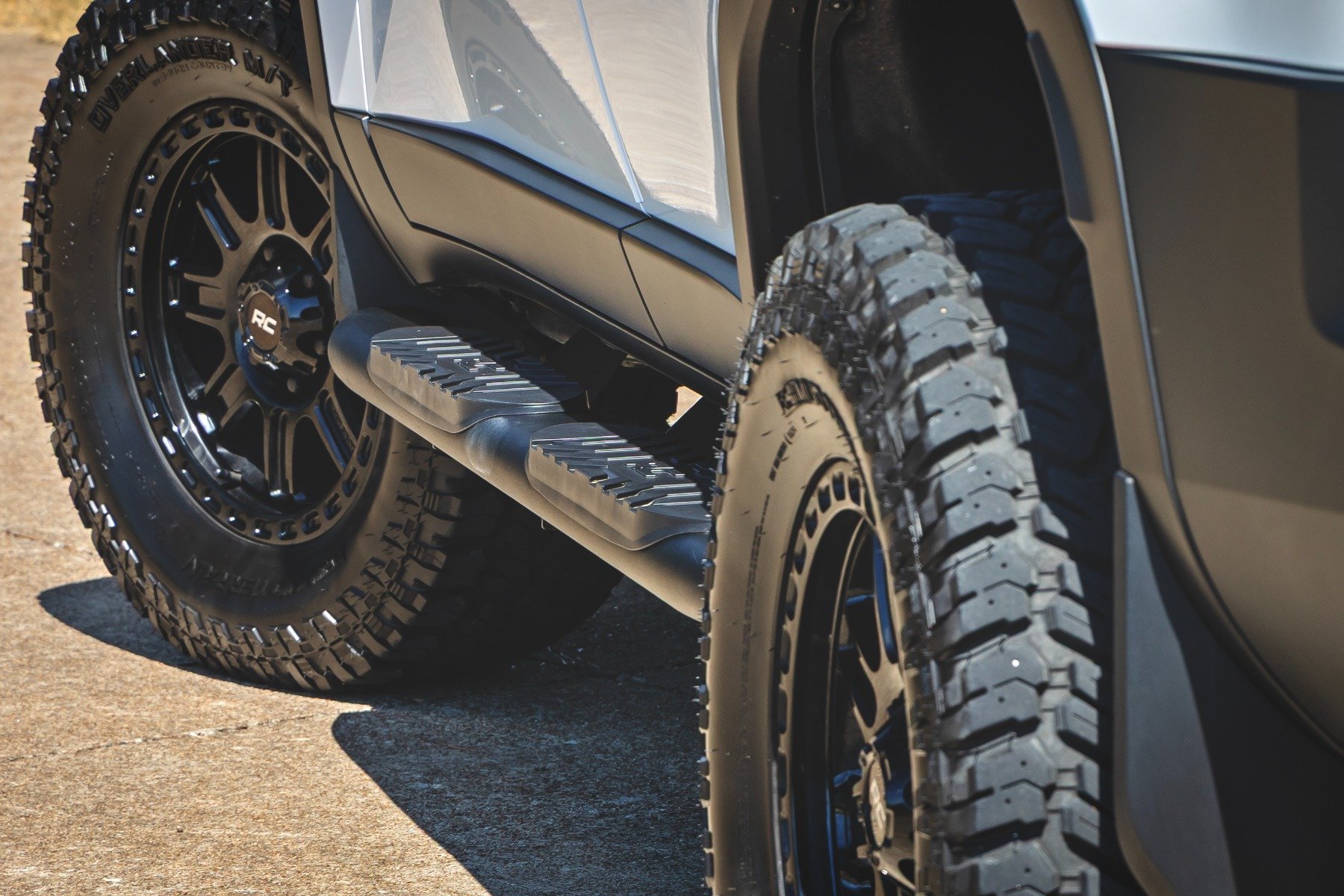 Rough Country 21018 - Running Boards & Steps