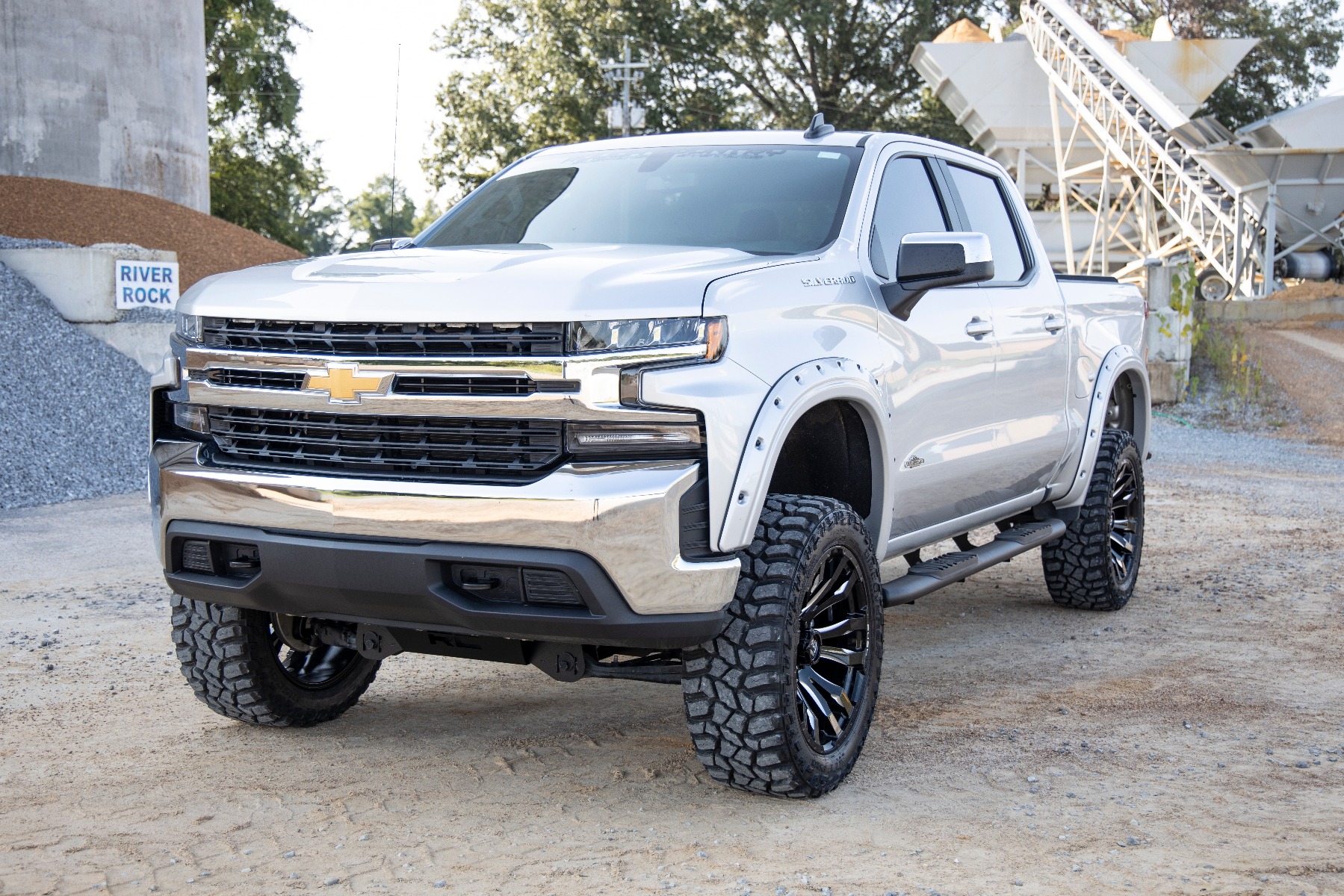 Rough Country 21002 - Running Boards & Steps, Crew Cab