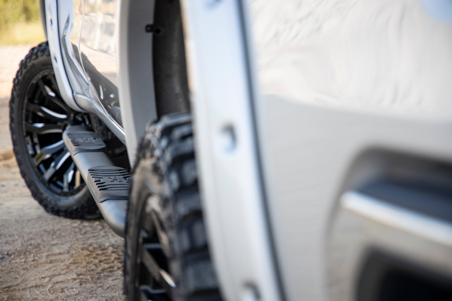 Rough Country 21002 - Running Boards & Steps, Crew Cab