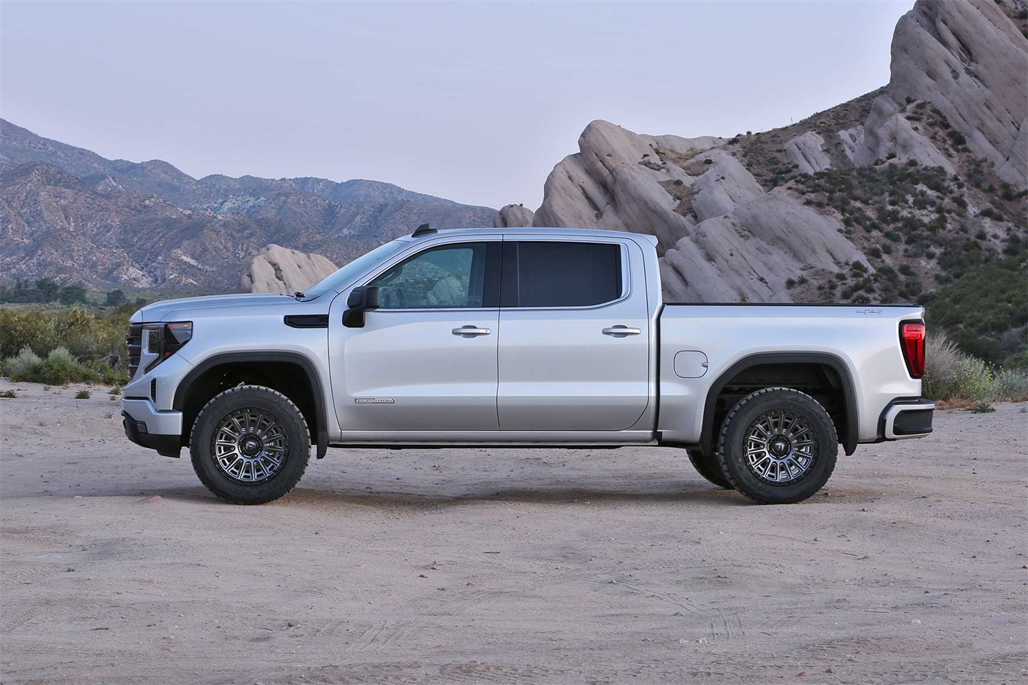 Fabtech K1190DL - Lift Systems with Dirt Logic Shocks