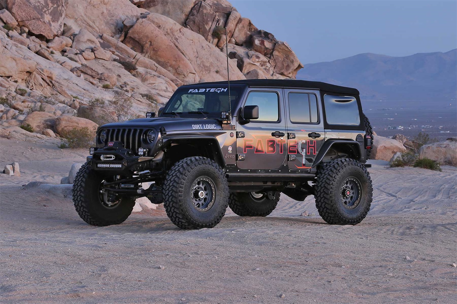 Fabtech K4135DL - Lift Systems with Dirt Logic Shocks