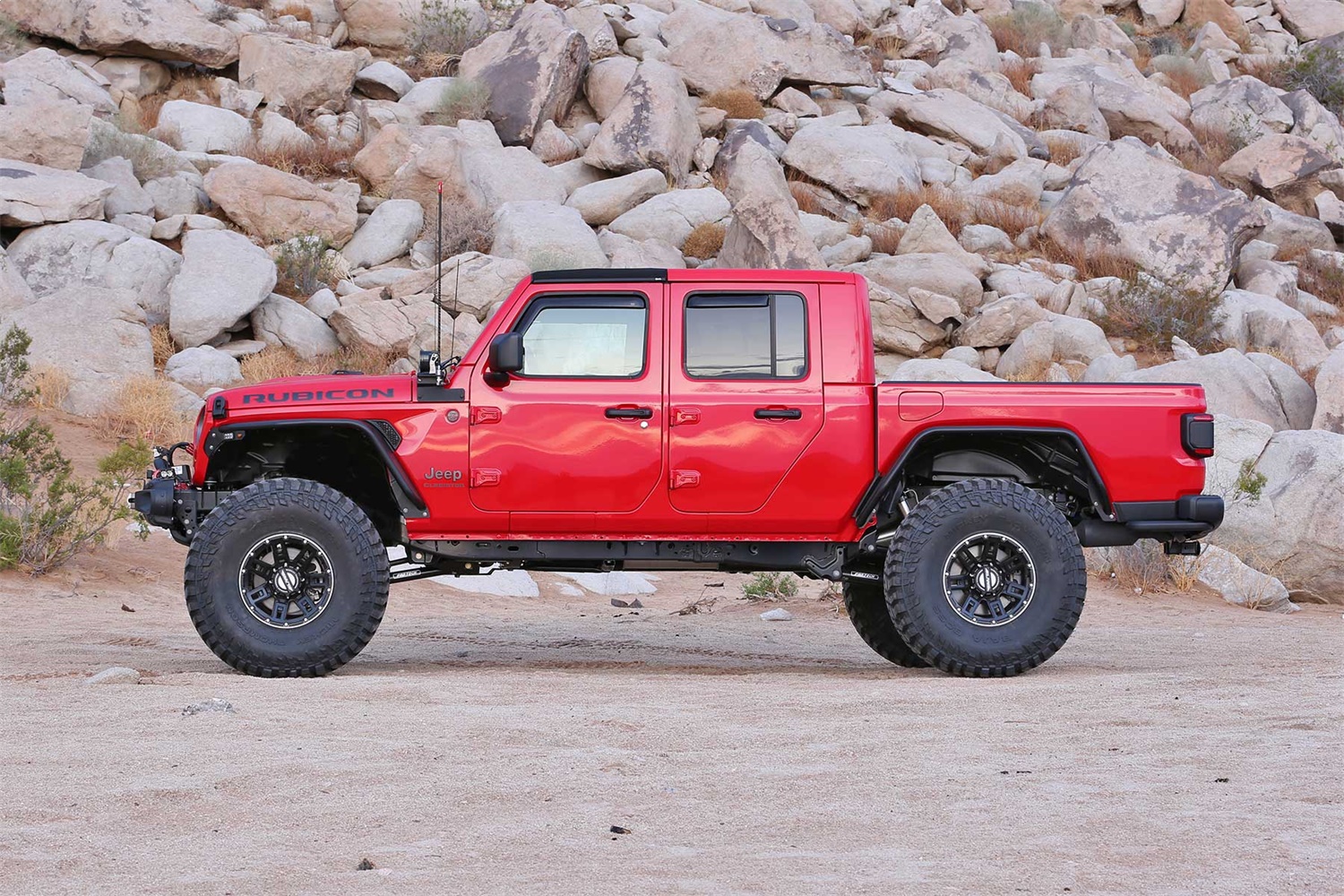 Fabtech K4177DL - Lift Systems with Dirt Logic Shocks