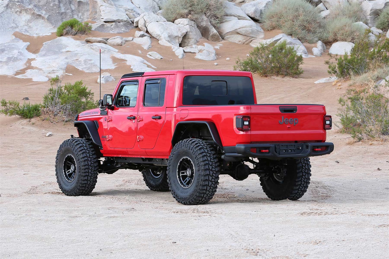 Fabtech K4177DL - Lift Systems with Dirt Logic Shocks